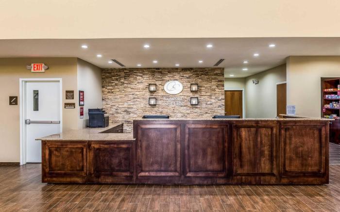 Comfort Suites