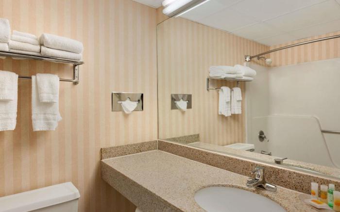 Baymont by Wyndham Latham Albany Airport