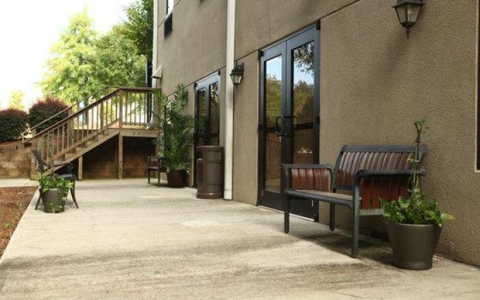 Holiday Inn Express Hotel & Suites Austell Powder Springs