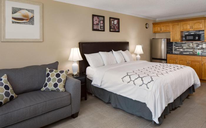 Island Inn Beach Resort