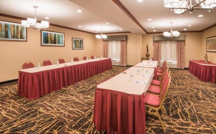 HOLIDAY INN EXPRESS HOTEL & SUITES SHARON-HERMITAGE By IHG