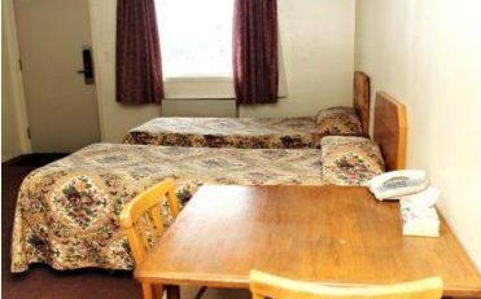 Red Deer Inn & Suites