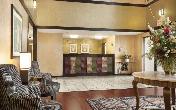 Super 8 By Wyndham Milwaukee Airport