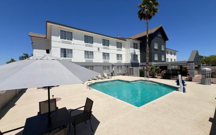 Garner Hotel Phoenix Northwest – Surprise by IHG