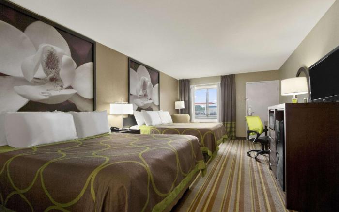Super 8 By Wyndham Tupelo Airport