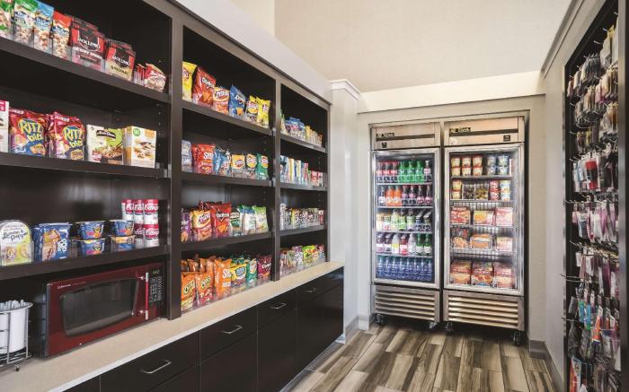 La Quinta Inn & Suites by Wyndham Clifton/Rutherford