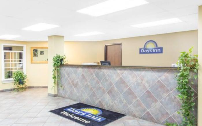Days Inn by Wyndham Phenix City Near Fort Moore