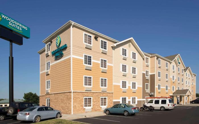 WoodSpring Suites Lincoln