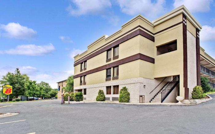 Super 8 By Wyndham Raleigh Downtown South