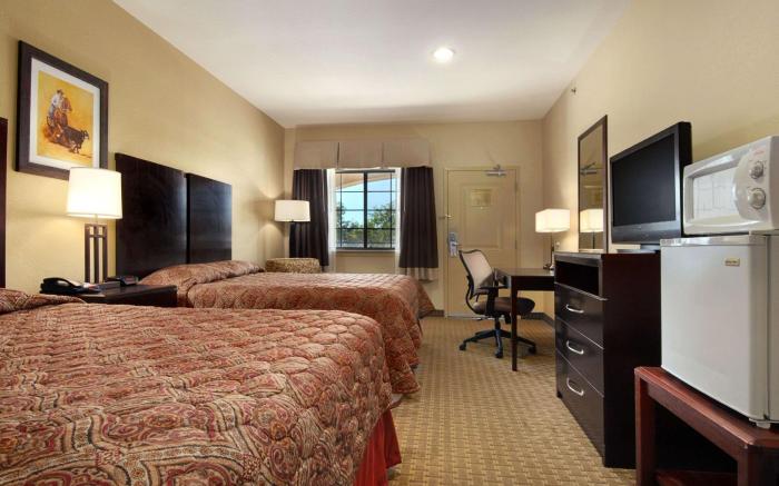 Super 8 By Wyndham Stephenville