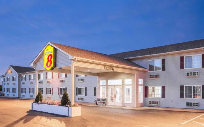 Super 8 By Wyndham Neosho