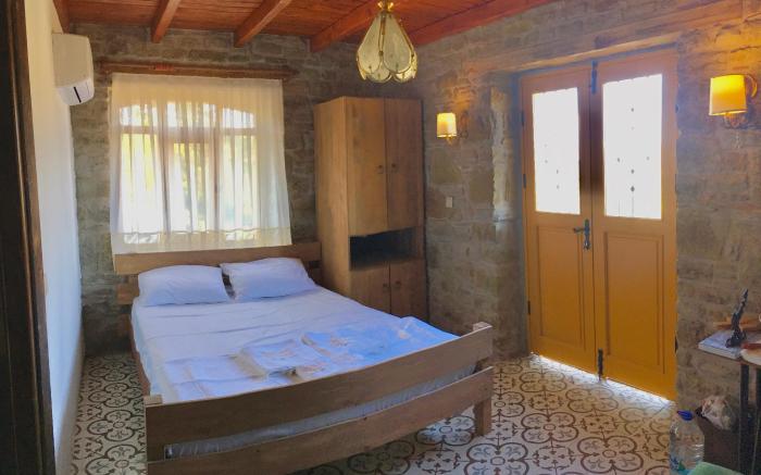 SARI KECI TAS OTEL
