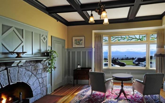 Dashwood Manor Seaside Bed & Breakfast