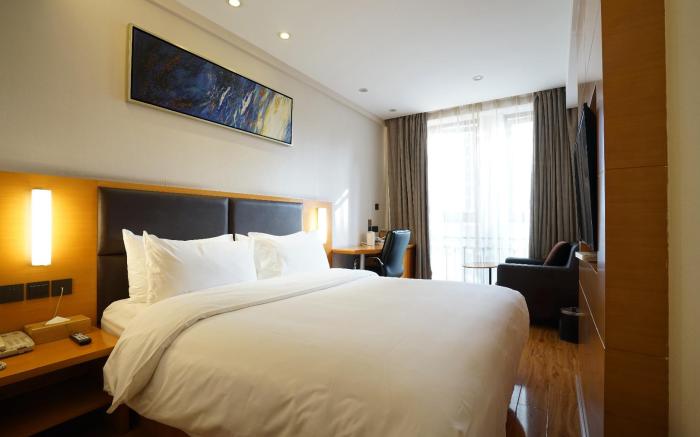 Starway Hotel Yibin Laiyin