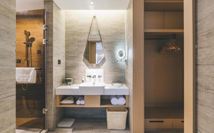 Atour Hotel Chengdu Tianfu New District Huayang Metro Station