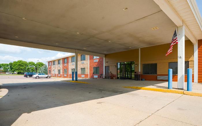 OYO Hotel Redwood Falls near Jackpot Casino