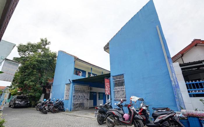 OYO 90523 Homestay Jenggolo