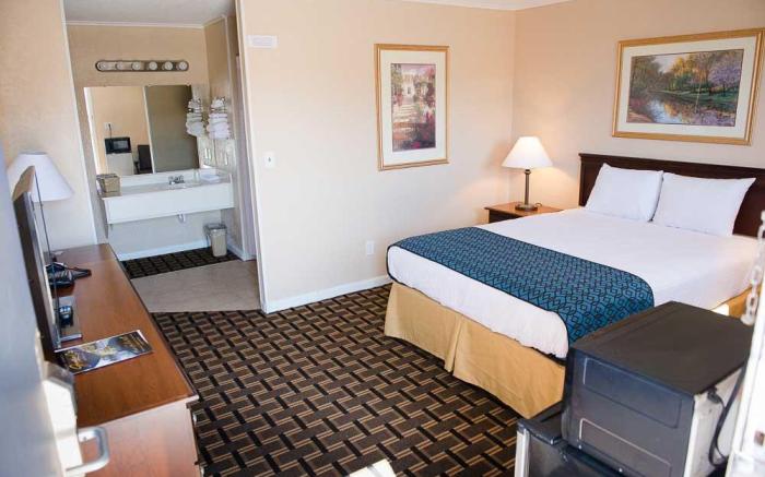 Grand View Plaza Inn & Suites