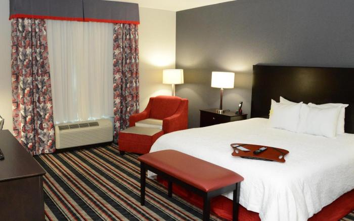 Hampton Inn & Suites Albany At Albany Mall