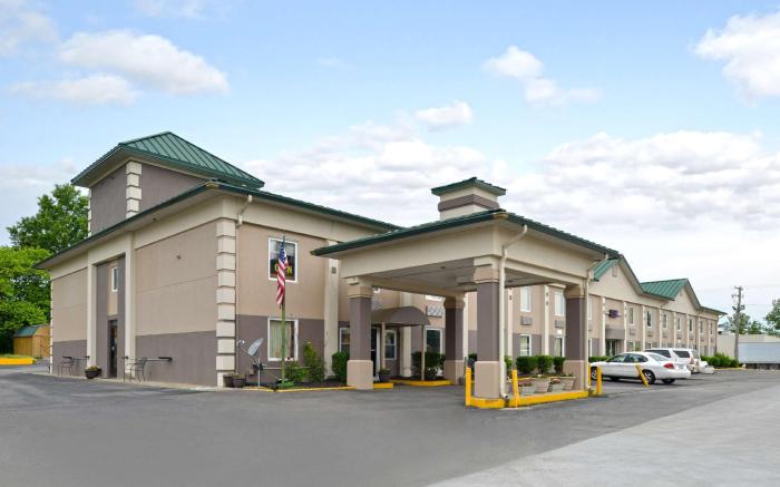 Country Garden and Suites