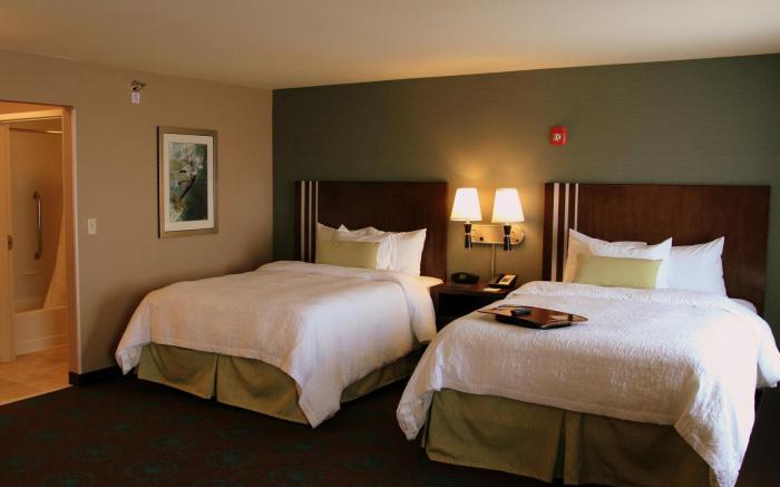Hampton Inn and Suites Lincoln Northeast I 80