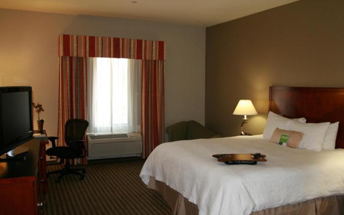 Hampton Inn Visalia