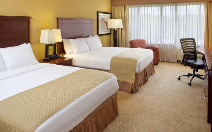 DoubleTree by Hilton Fayetteville