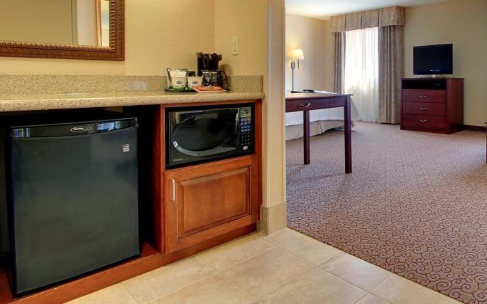 Hampton Inn & Suites West Bend