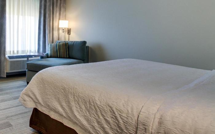 Hampton Inn and Suites Milwaukee West