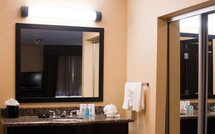 Hampton Inn and Suites Pine Bluff