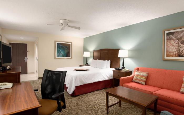 Hampton Inn & Suites Outer Banks/ Corolla