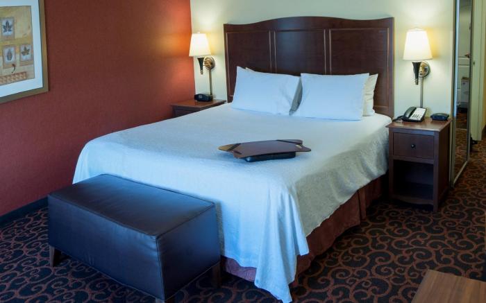 Hampton Inn & Suites Watertown
