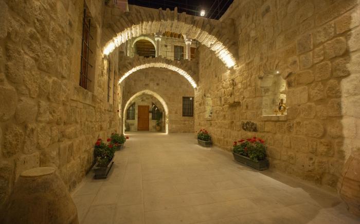 Acropolis Cave Suites