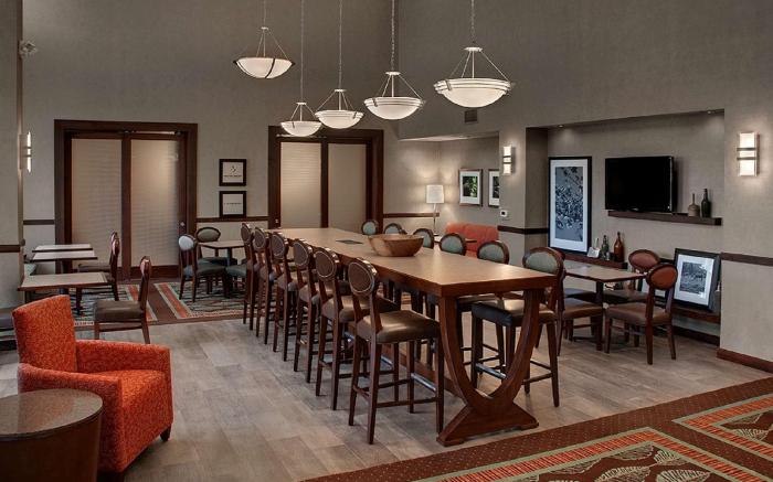 Hampton Inn and Suites Salem