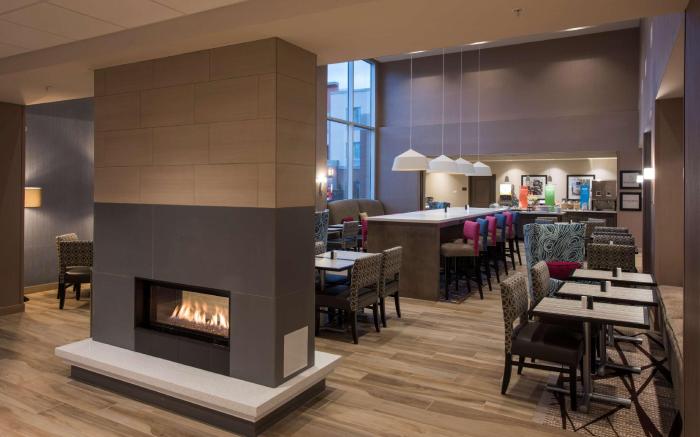 Hampton Inn & Suites Seattle/Redmond