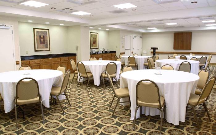 Hampton Inn and Suites Chesapeake Chesapeake Square Mall