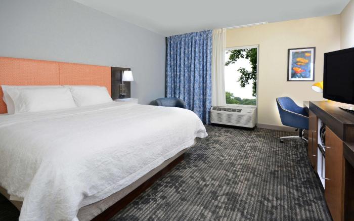 Hampton Inn & Suites Clinton - I-26