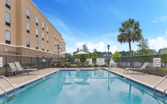 Hampton Inn & Suites Savannah-Airport
