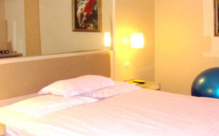 Super 8 Hotel Zhenjiang XueFuLu