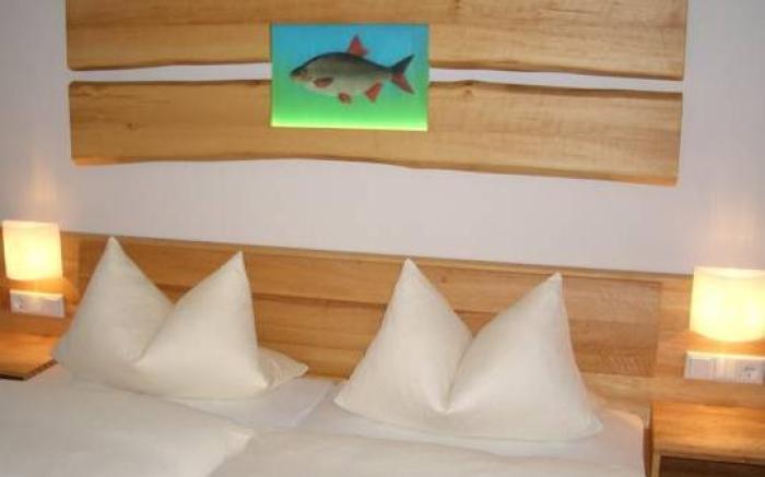 Karpfenhotel & Herrenhaus im Gasthaus Sindel-Buckel