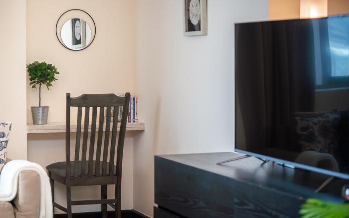 Deira’s Lucky Find, 5-min to the Airport