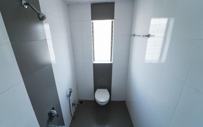 Hotel Aashish Deluxe Lodging, Kolhapur