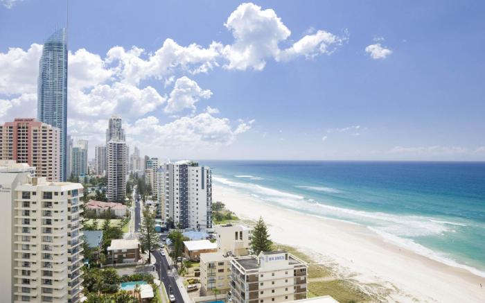 BreakFree Acapulco Surfers Paradise
