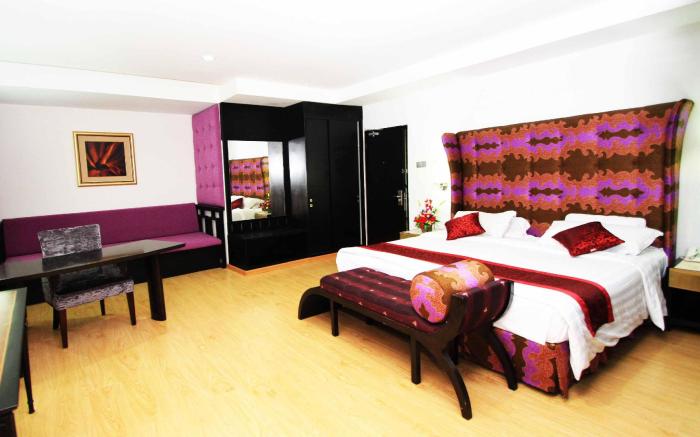 Crown Vista Batam Hotel