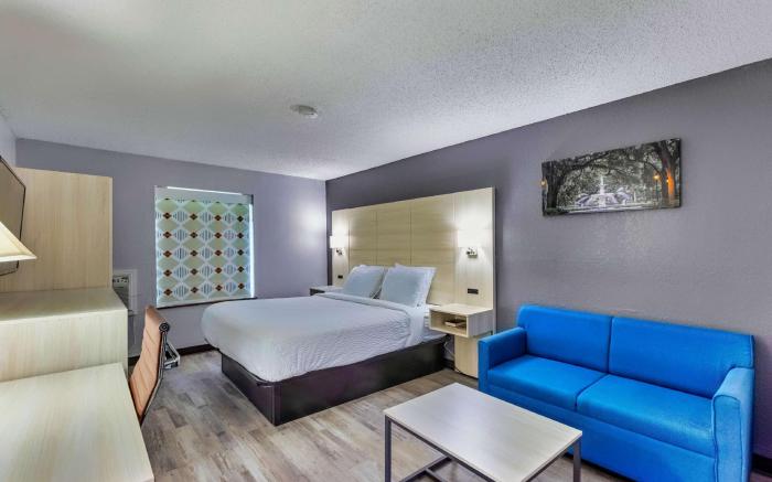 Days Inn by Wyndham Savannah Gateway I-95