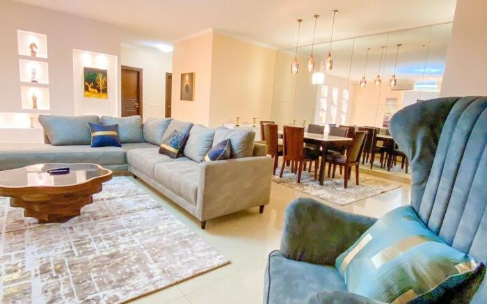 Premium 2 Bed Apartment with View - Mason
