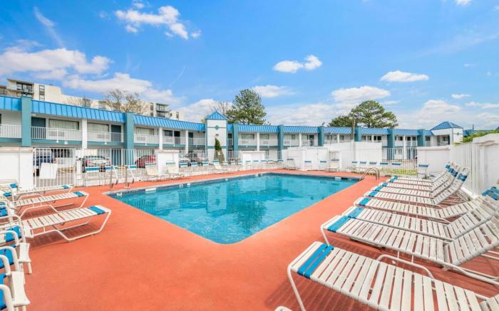 Super 8 by Wyndham Portsmouth - Norfolk