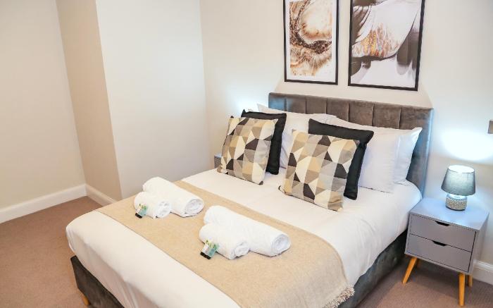 Shrewsbury apartments by BEVOLVE - Free Parking 