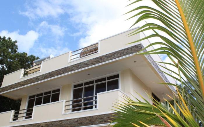 Palms Cove Resort