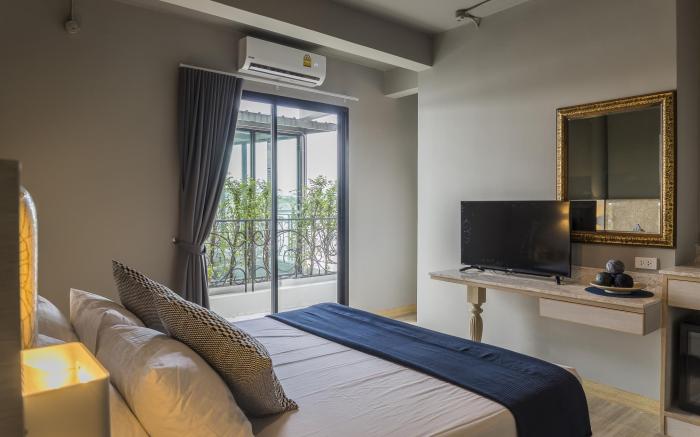 V VAREE Bangkok